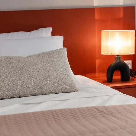 Solea 1 Min From Port 5 Min To