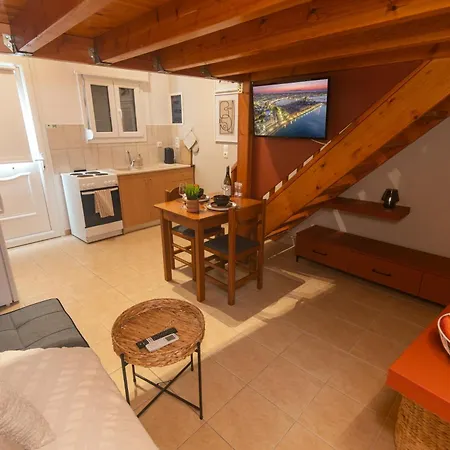 Solea 1 Min From Port 5 Min To *